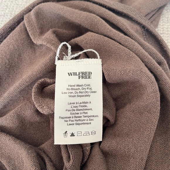 Wilfred free long sleeve crop. Size small - Picture 3 of 4